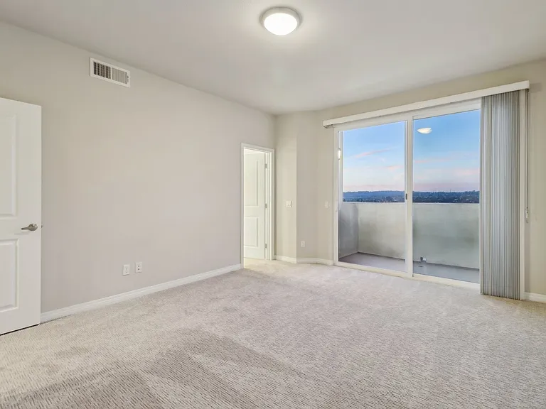 Costa Pointe Luxury 3-4 Bedroom Townhomes — Photo 61