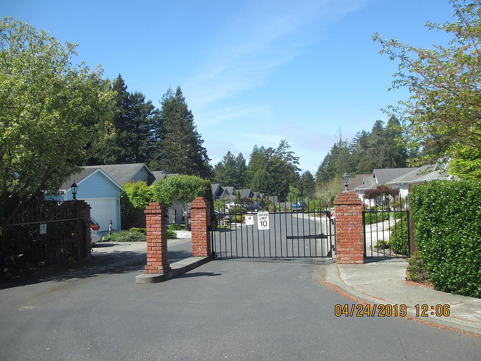 2nd image of 2060 Foxwood Dr
