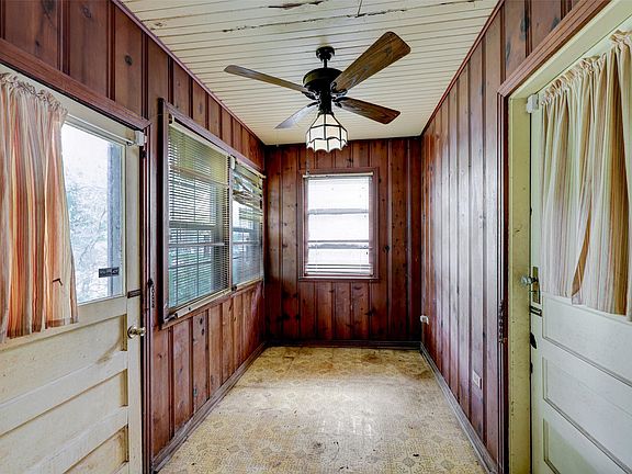 4th image of 2709 Cedar Dr