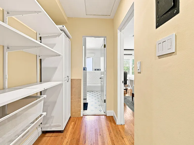 1615 N Laurel Ave #214 — Photo 15
