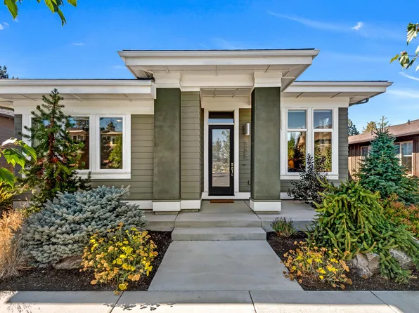 1225 SW Bryanwood Pl, Bend, OR 97702