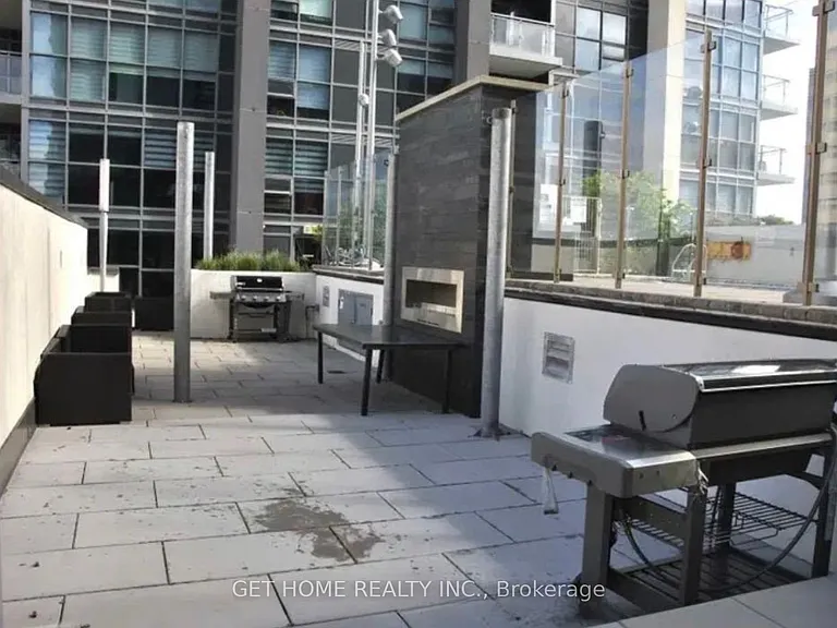 20 Meadowglen Pl #2401 — Photo 28