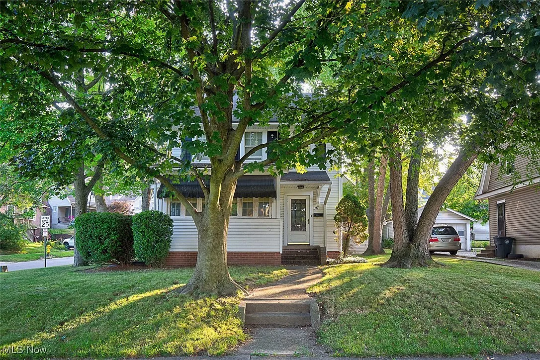 371 S Firestone Blvd photo 1