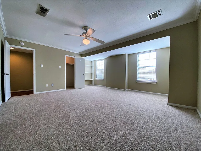 751 Bering Dr #B — Photo 4
