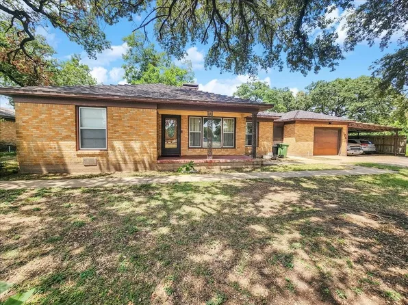 125 Norwood Dr #A, Hurst, TX 76053