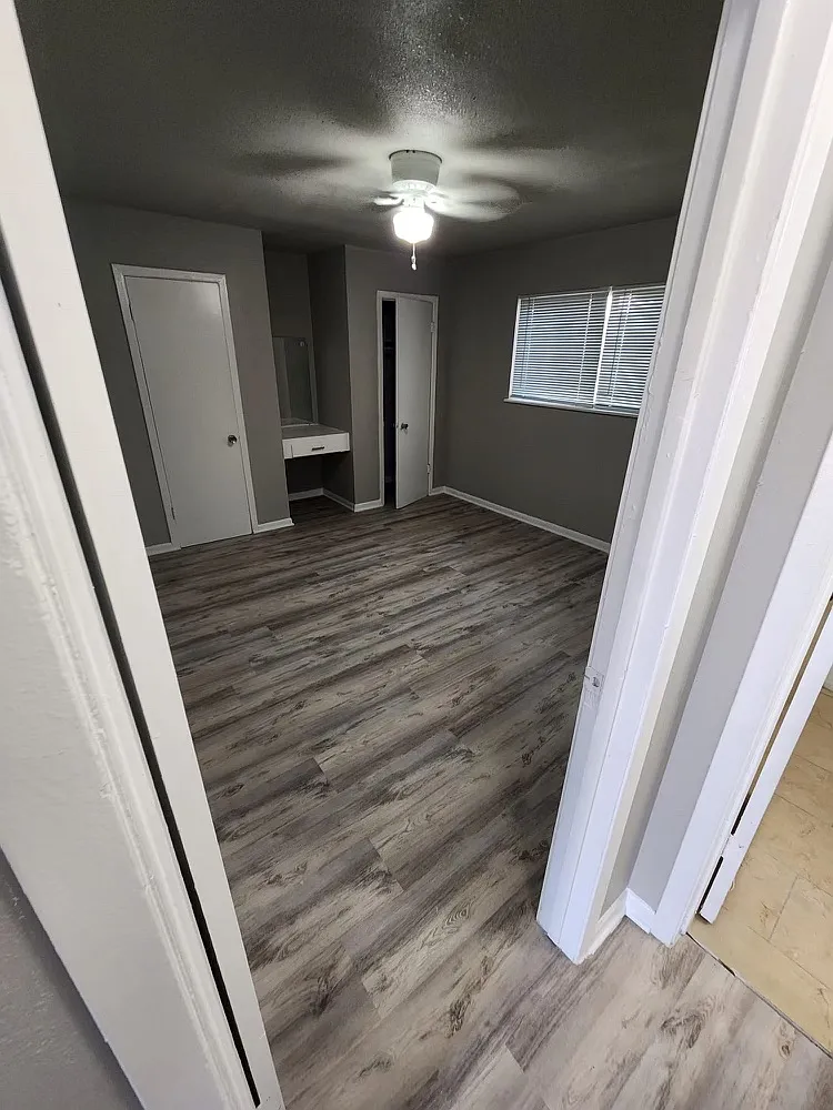 3414 Woodridge Dr — Photo 2