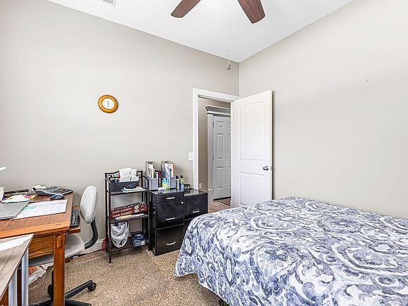 5th image of 3738 Charles St