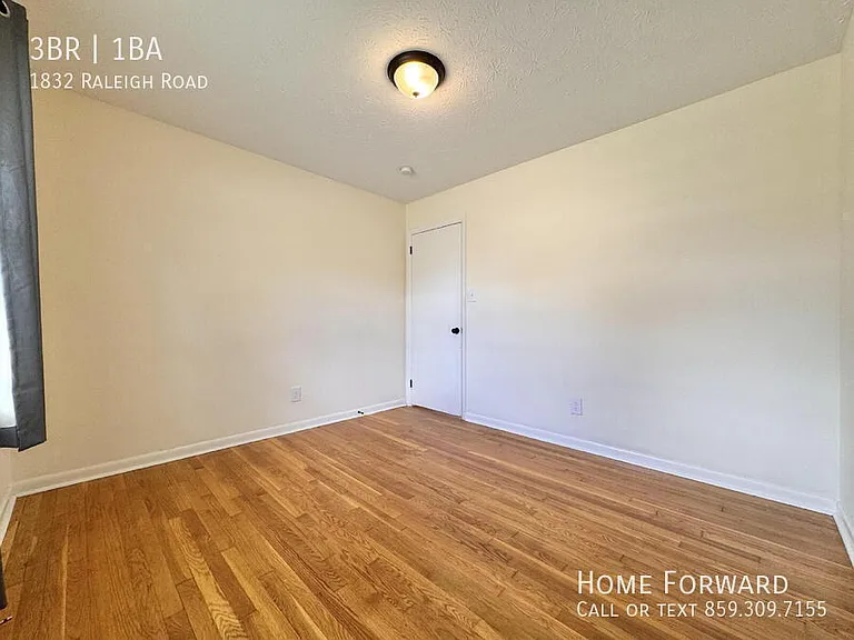 1832 Raleigh Rd — Photo 15