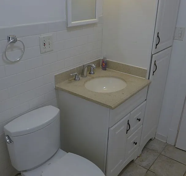 136 Elgin Ave — Photo 19