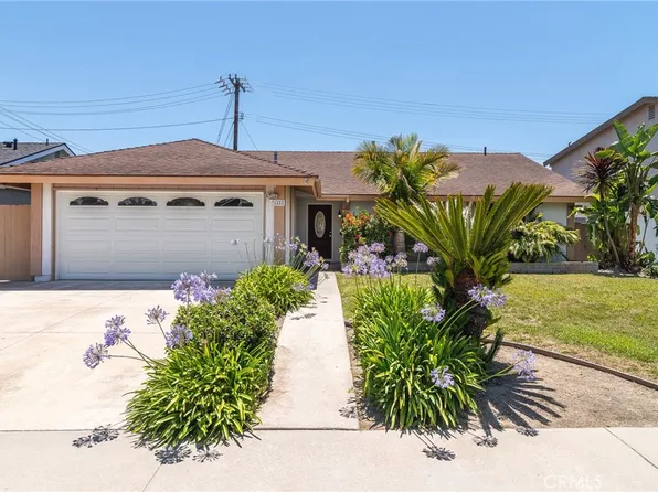 6452 Freeborn Dr, Huntington Beach, CA 92647