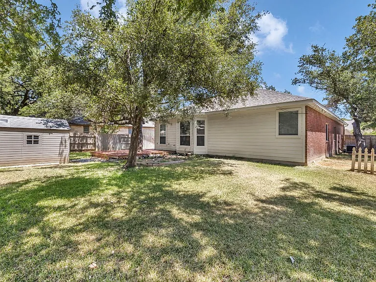 3748 Pine Needle Cir — Photo 28