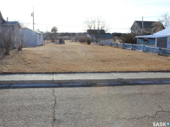 274 2nd Avenue E, Shaunavon, SK S0N 2M0