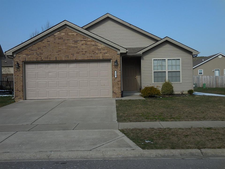 1st image of 221 Oxford Cir