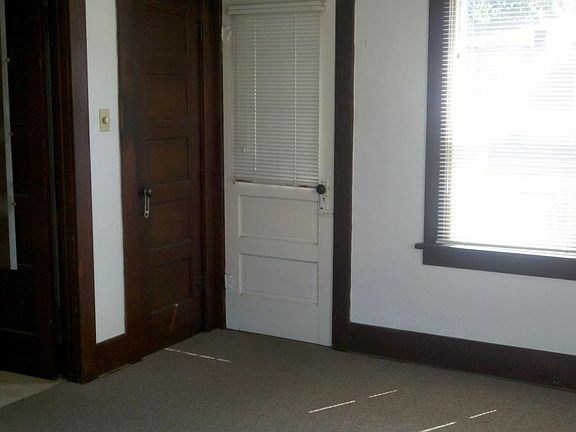 4th image of 425 Olive Ave #B