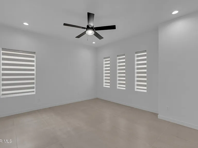 12825 Middlesbrough Ave — Photo 7