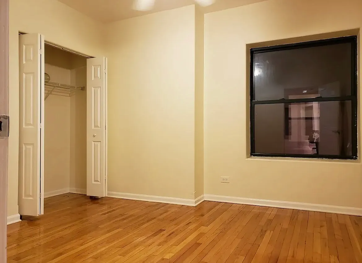 7746 S Yates Blvd — Photo 2