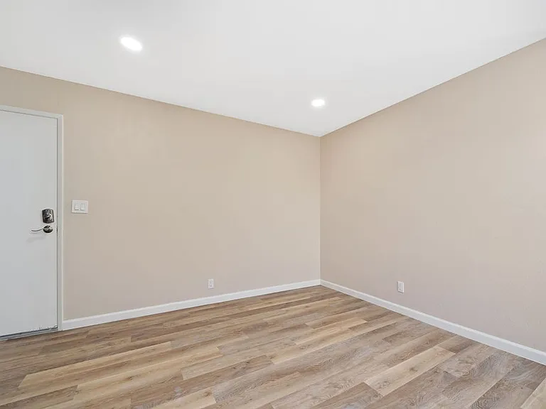 1249 Palm St — Photo 15
