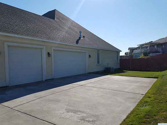 3rd image of 3604 Mesquite Dr