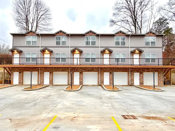 511 Glenstone Springs Dr, Clarksville, TN 37043