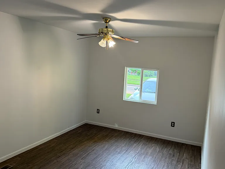 1215 E Donnell Ave — Photo 5
