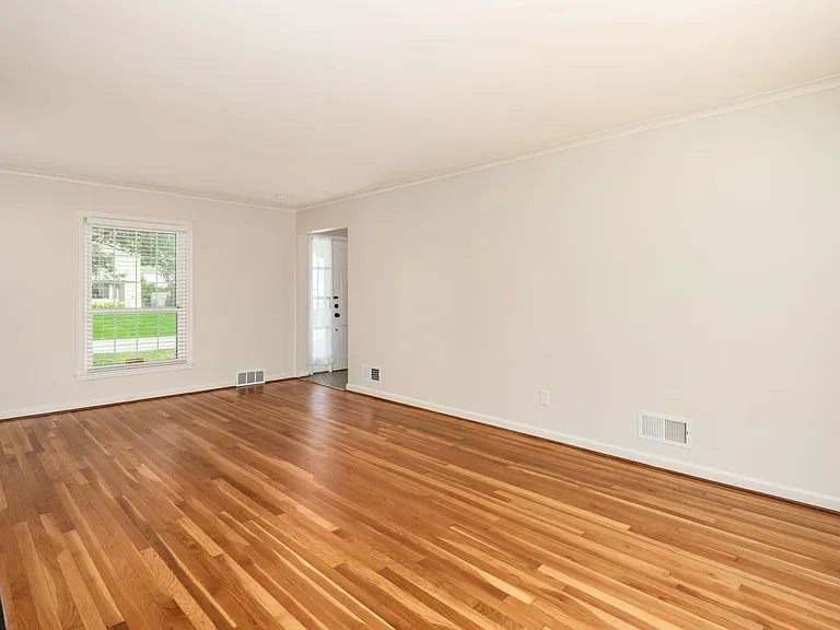 2559 Welsford Rd — Photo 4