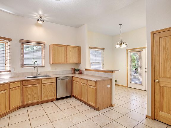 4th image of 4305 Cliff Base Dr NW