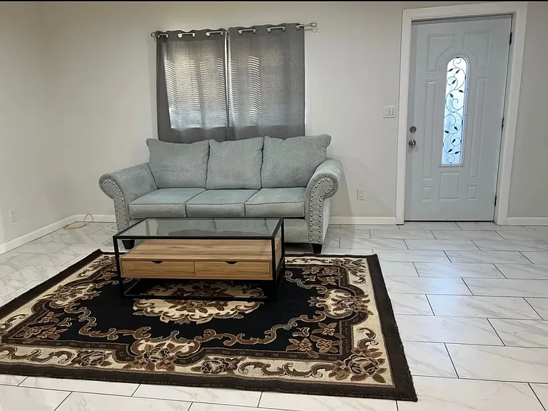 7 Sale Ave — Photo 4