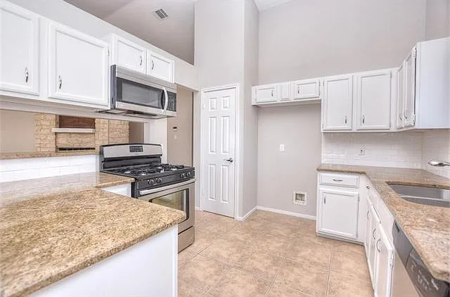 500 Bayberry Ct — Photo 21
