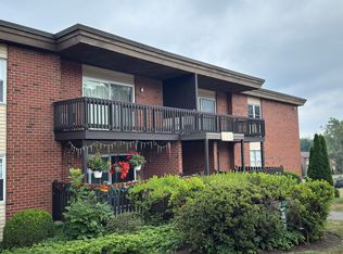 114 Balance Rock Rd APT 19, Seymour, CT 06483