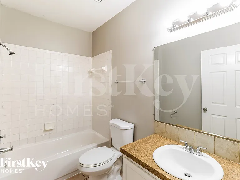 1164 Schumann Dr — Photo 12