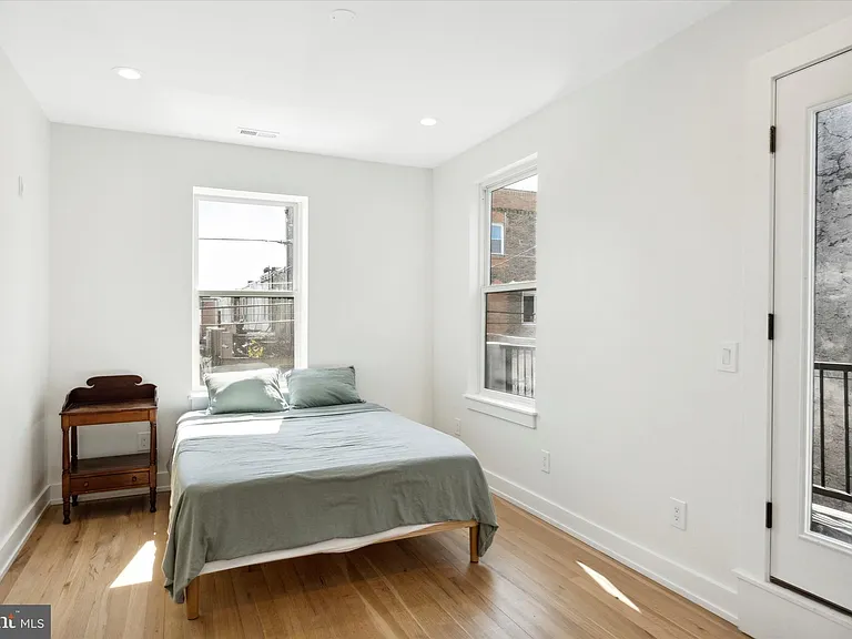 1754 S Chadwick St #1 — Photo 12