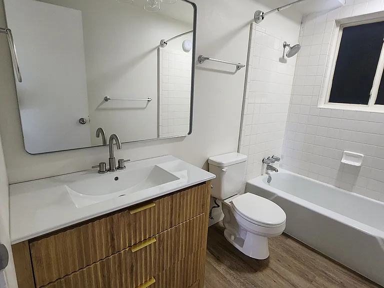 895 E Arrowhead Ln — Photo 22