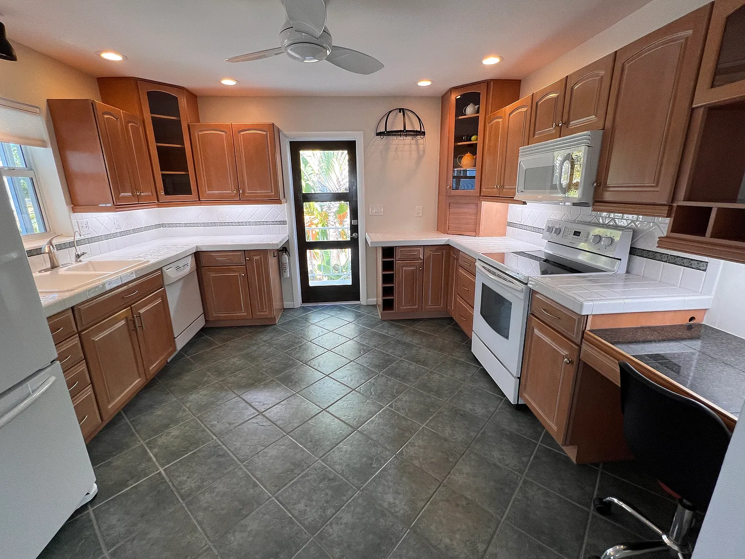 3 bed, 1500 sqft, $6,500 — Photo 4