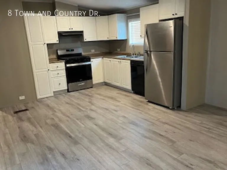 8 Town And Country Dr — Photo 9