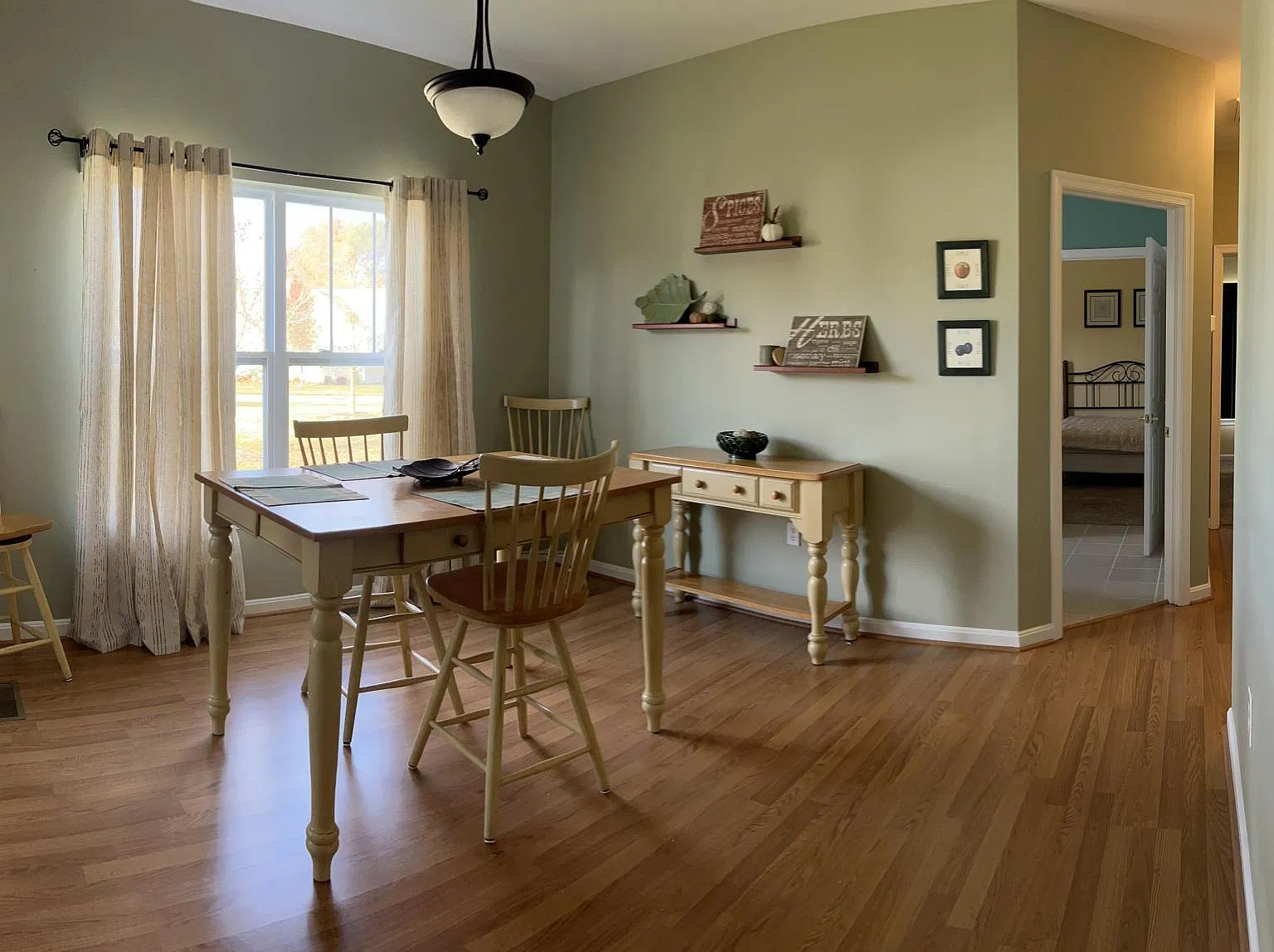 2 bed, 1521 sqft, $1,900 — Photo 4