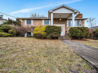 1209 Mine St, Old Forge, PA 18518