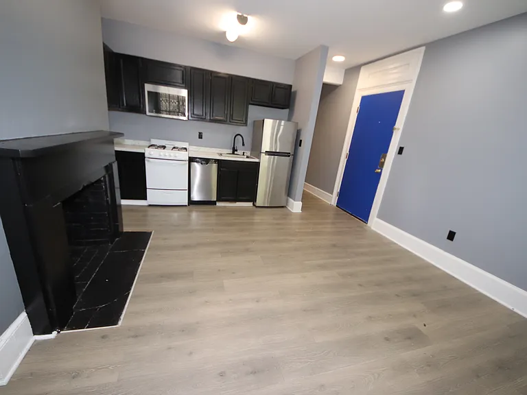 17 E Centre St #1 — Photo 6