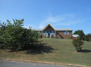 1502 E Crane St, Rossville, GA 30741