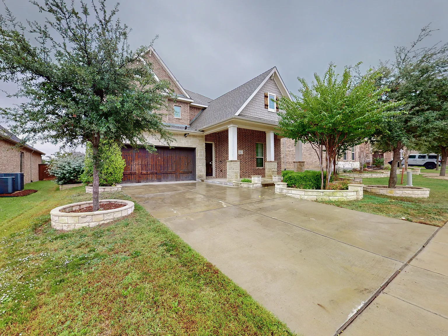 5 bed, 4.5 bath, 3705 sqft, $4,095 — Photo 3