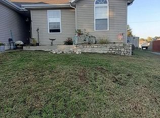 517 W Woodbine Rd, Nixa, MO 65714