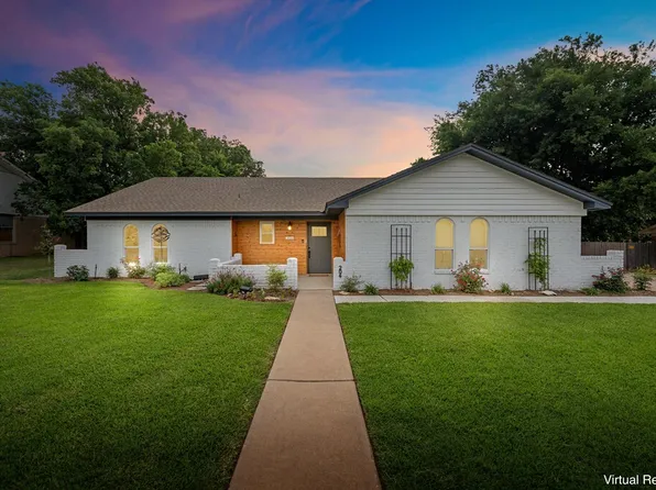 204 Lindenwood Ln E, Hewitt, TX 76643