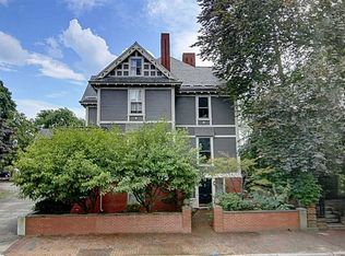 275 Angell St APT 3, Providence, RI 02906