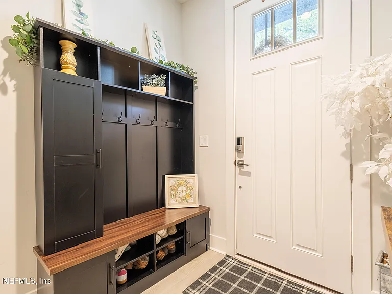1624 Piazza Pl — Photo 9