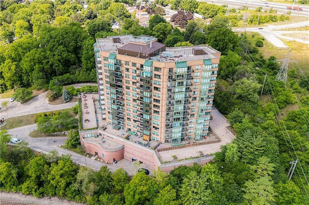 237 King St W 804, Cambridge,