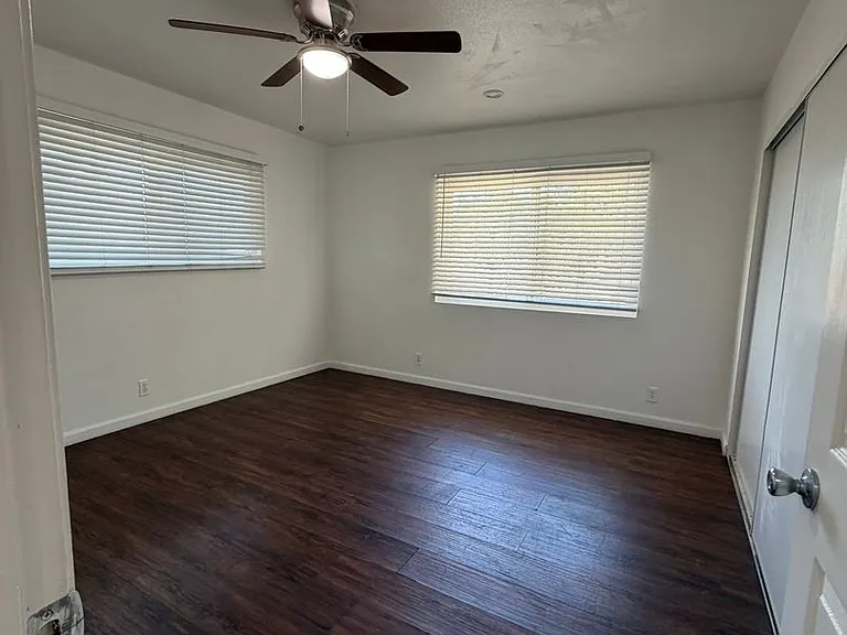 7676 Hemlock Ave — Photo 6