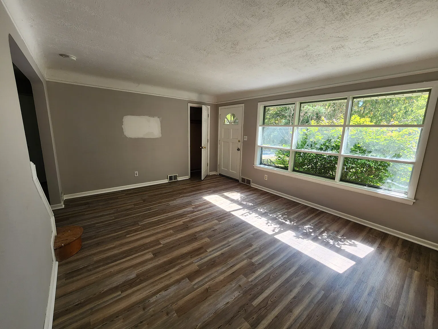 3 bed, 1392 sqft, $1,900 — Photo 3