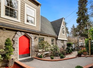 10150 S Riverside Dr, Portland, OR 97219