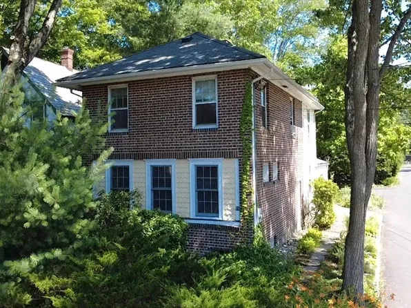 78 Vernon St, Northampton, MA 01060