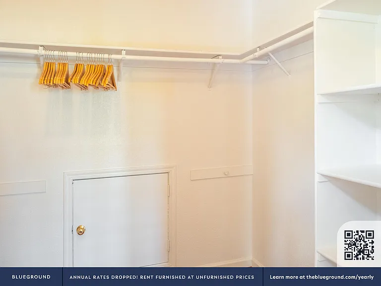 Walk-in Closet