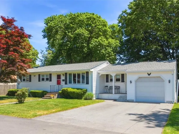 14 Stone Ave, Warwick, RI 02889